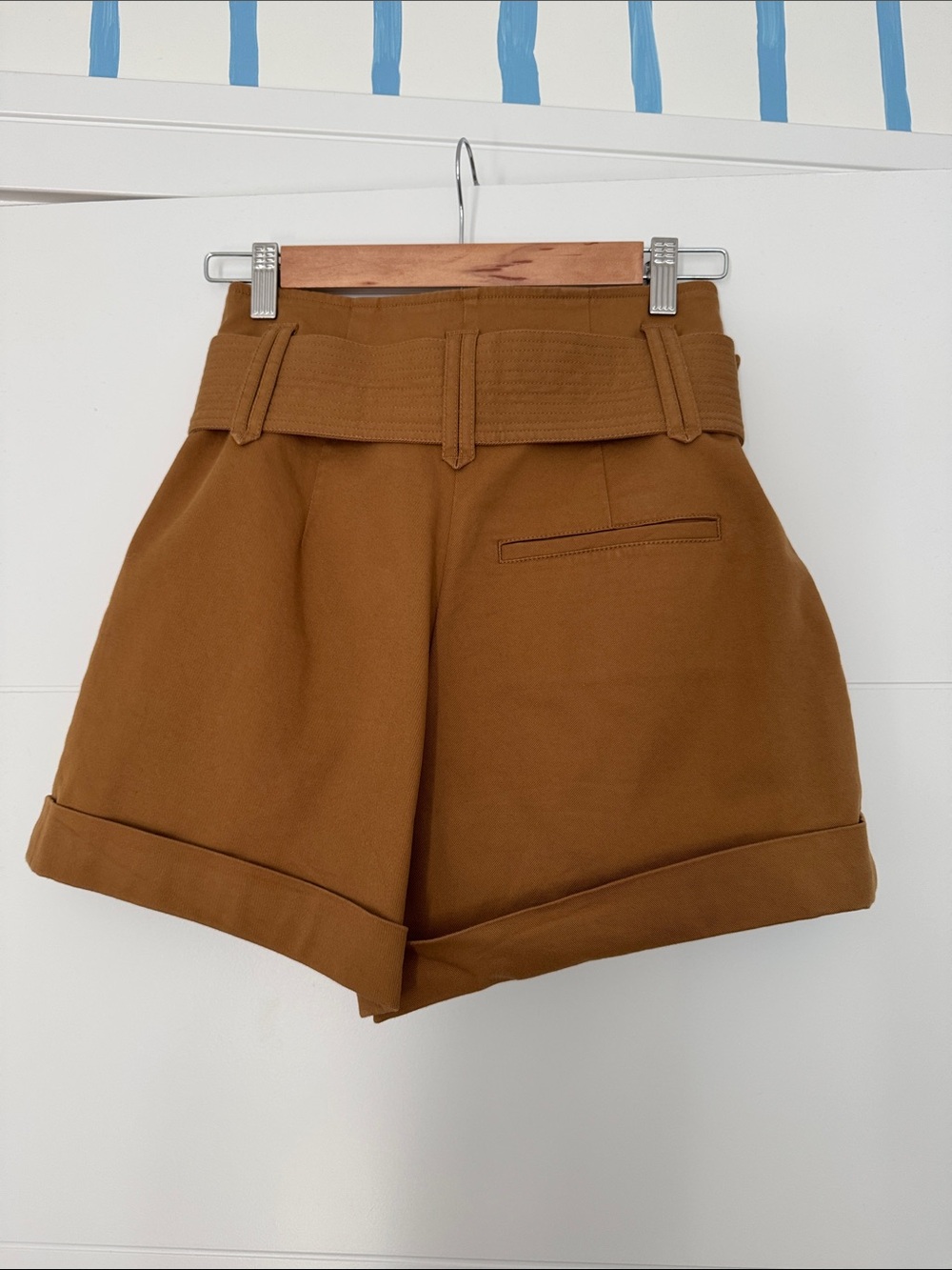 Sézane Rome Shorts in Caramel | Size 34 - Picture 4 of 6